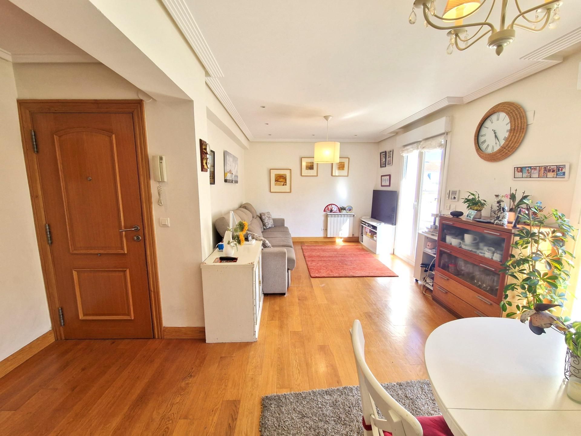 Living room of Flat for sale in Donostia - San Sebastián   with Heating, Terrace and Balcony