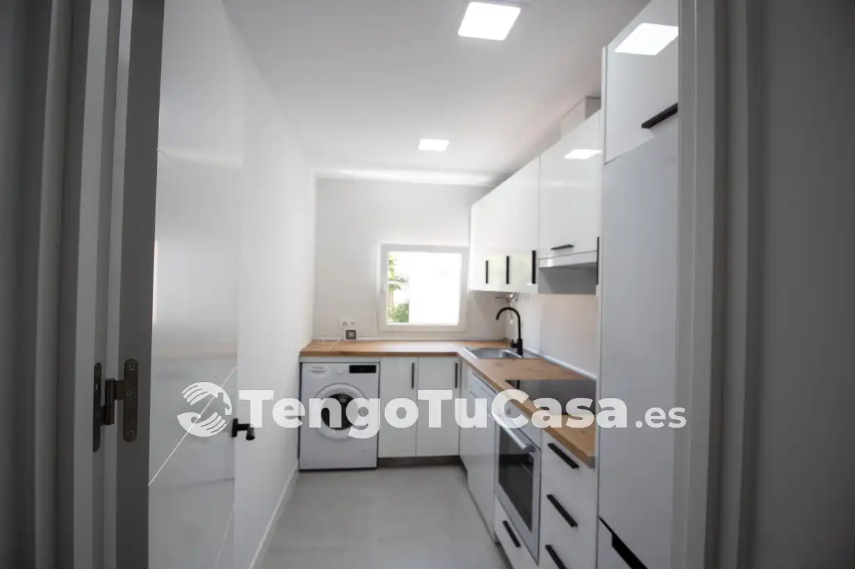 Kitchen of Flat for sale in Madrid  with Air Conditioner, Heating and Parquet flooring