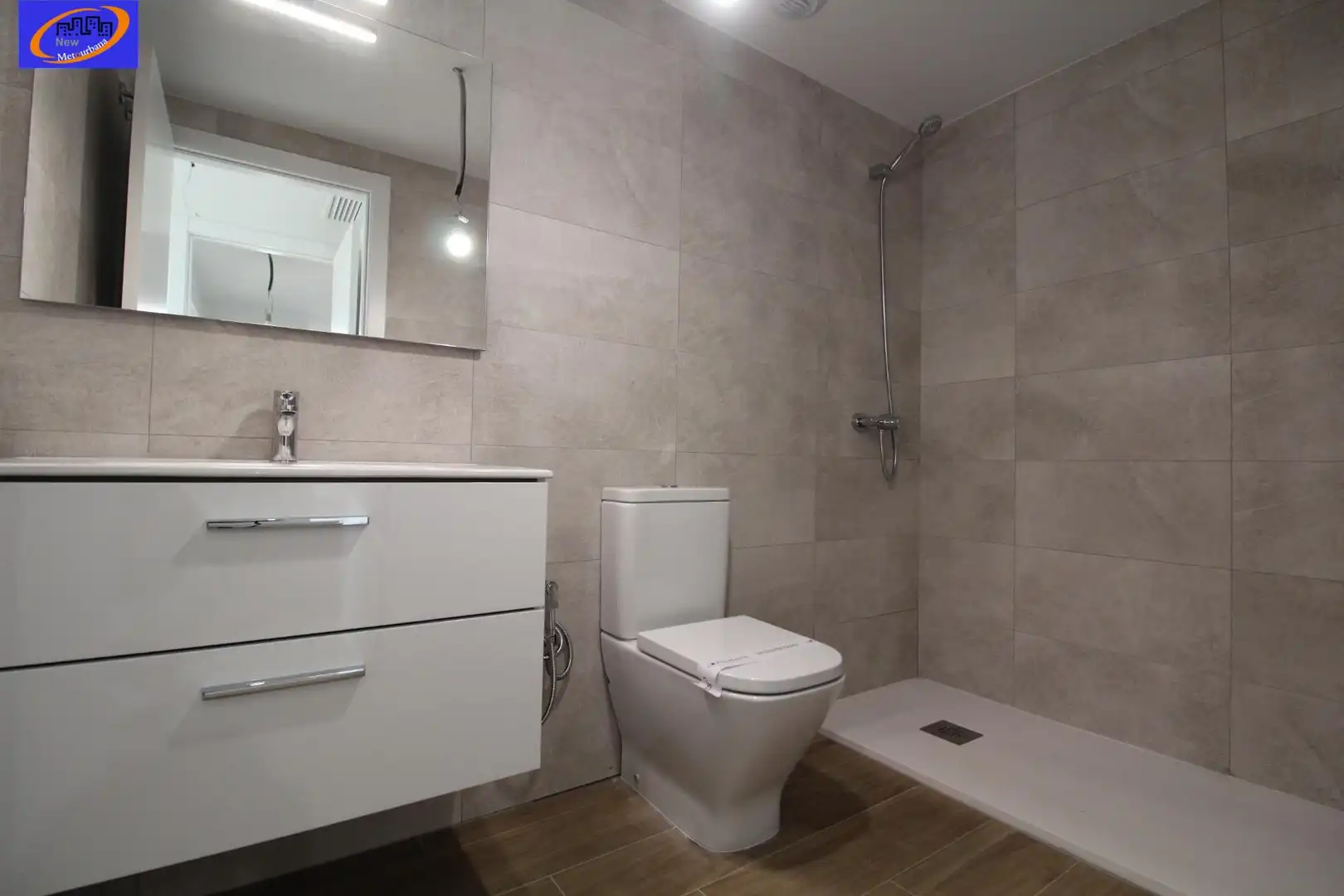 Badezimmer von Wohnung zur Miete in Quart de Poblet mit Parkett, Terrasse und Abstellraum