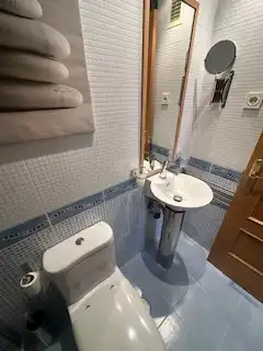 Badezimmer von Wohnungen zur Miete in León Capital  mit Heizung, Parkett und Terrasse
