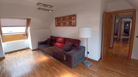 Photo 5 of Flat for sale in Calle Bermúdez de Castro, 75, HUCA - La Cadellada, Asturias