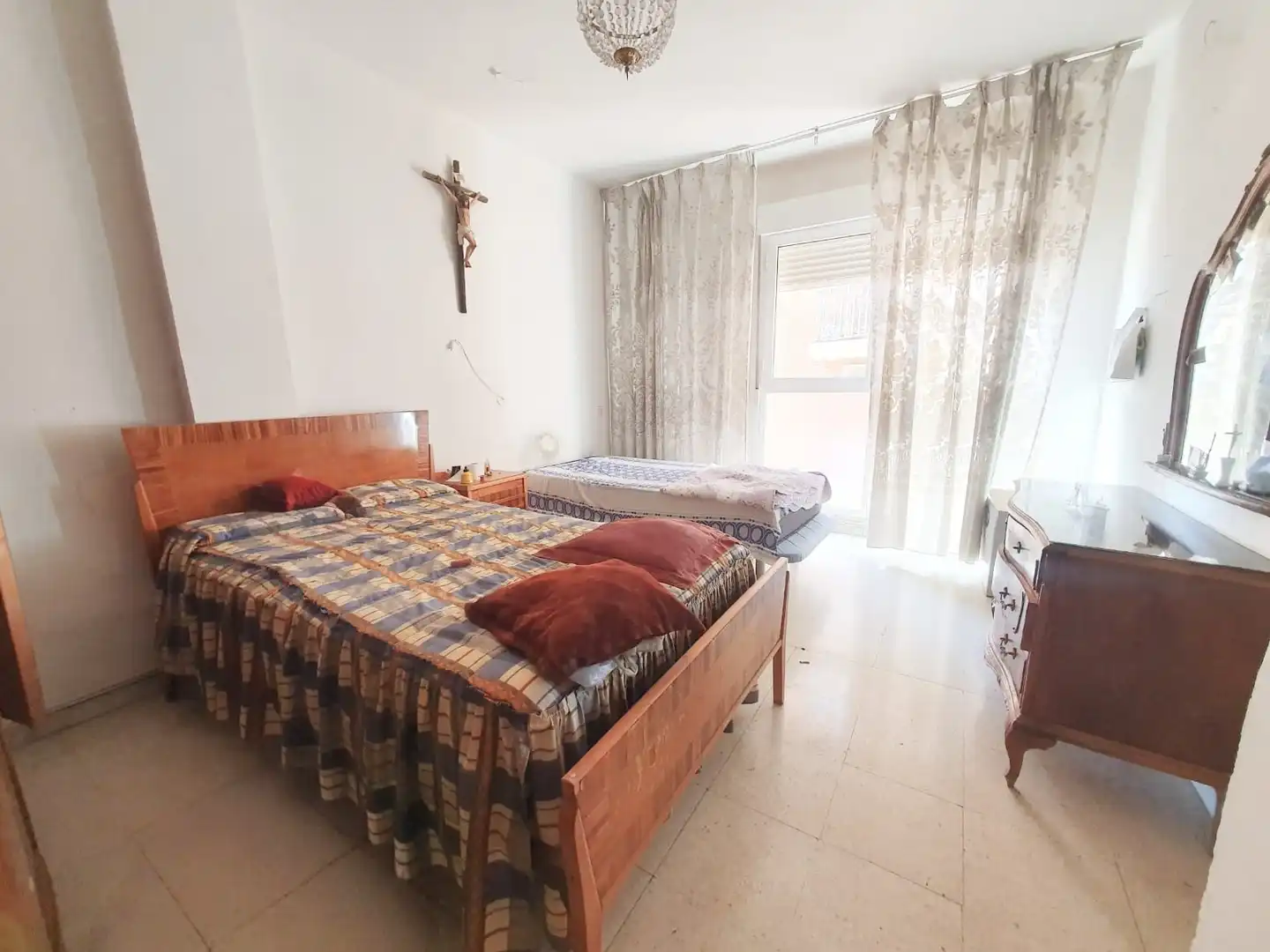Habitación de Piso en venta en Guadix con Terraza, Amueblado y Balcón