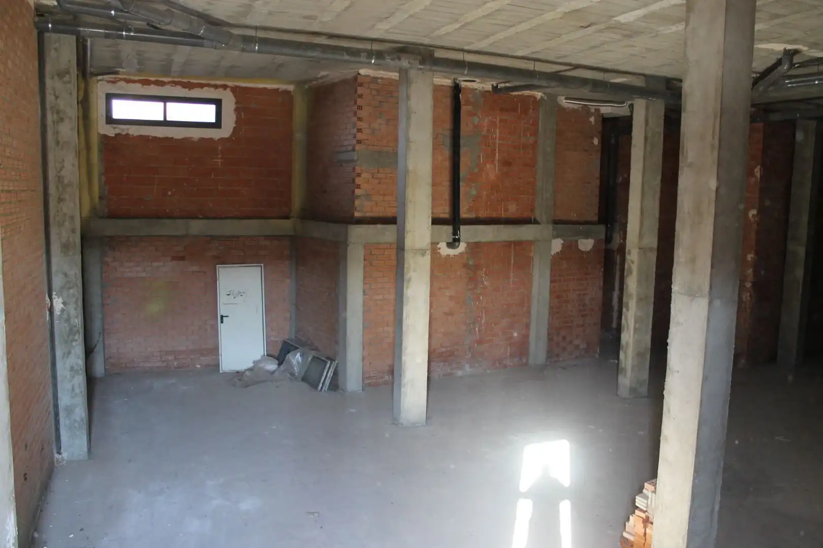 Local comercial de lloguer a Monzón, imagen 2