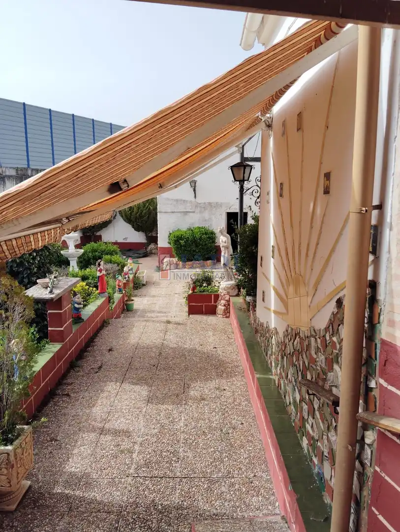 Jardí de Casa o xalet en venda en Almuradiel amb Calefacció, Traster i Moblat