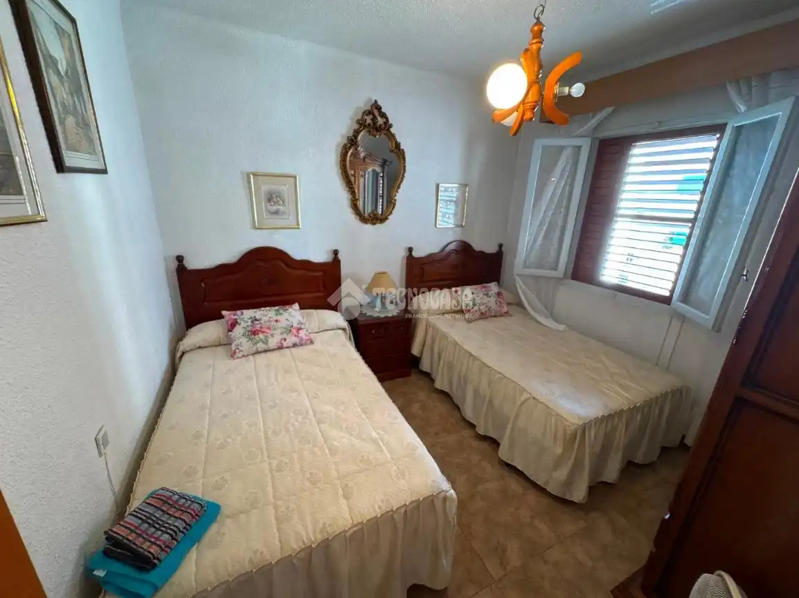 Bedroom of Flat for sale in Alicante / Alacant  with Furnished and Balcony