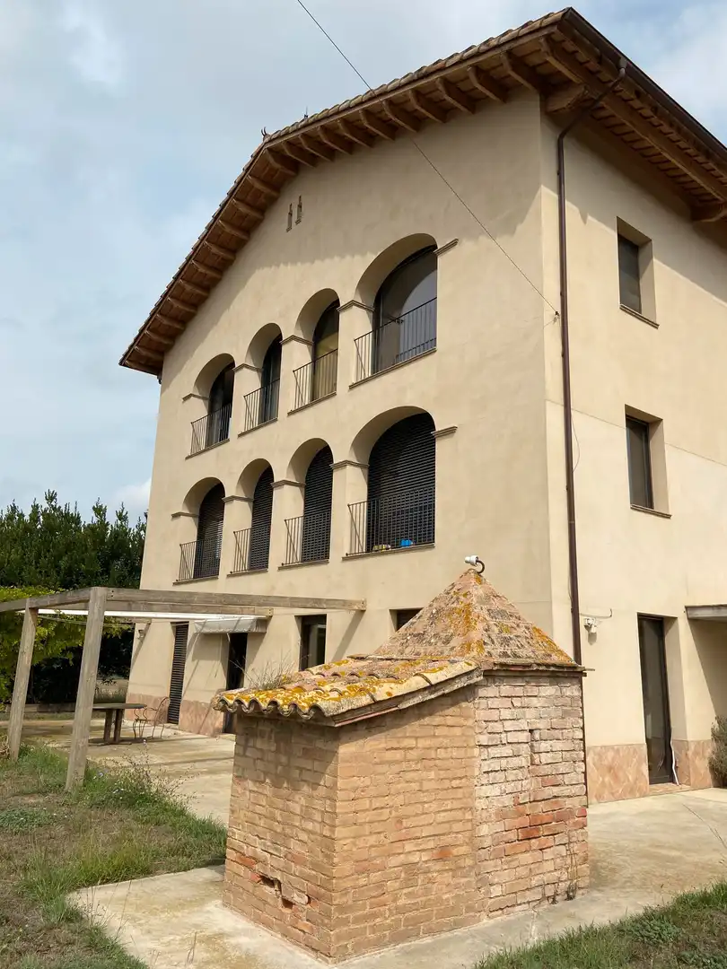 Vista exterior de Finca rústica en venda en Tavèrnoles amb Calefacció, Parquet i Terrassa