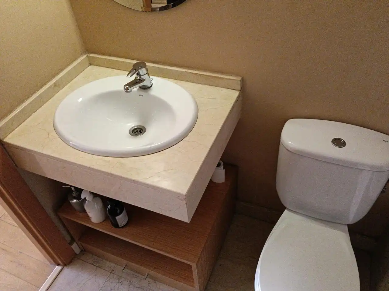 Baño de Estudio en venta en Madrid con Aire acondicionado y Amueblado