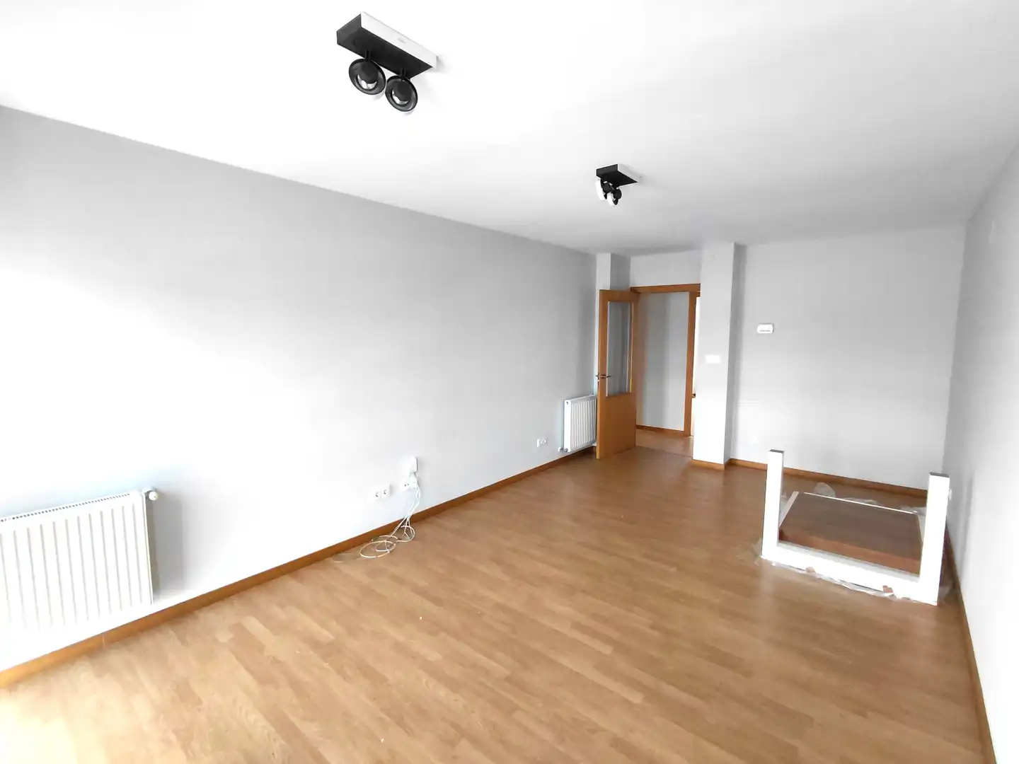 Piso en venta en Oleiros con Calefacción, Parquet y Trastero
