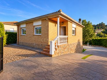 Casa amb jardí en venda a Lloret Residencial - Montlloret