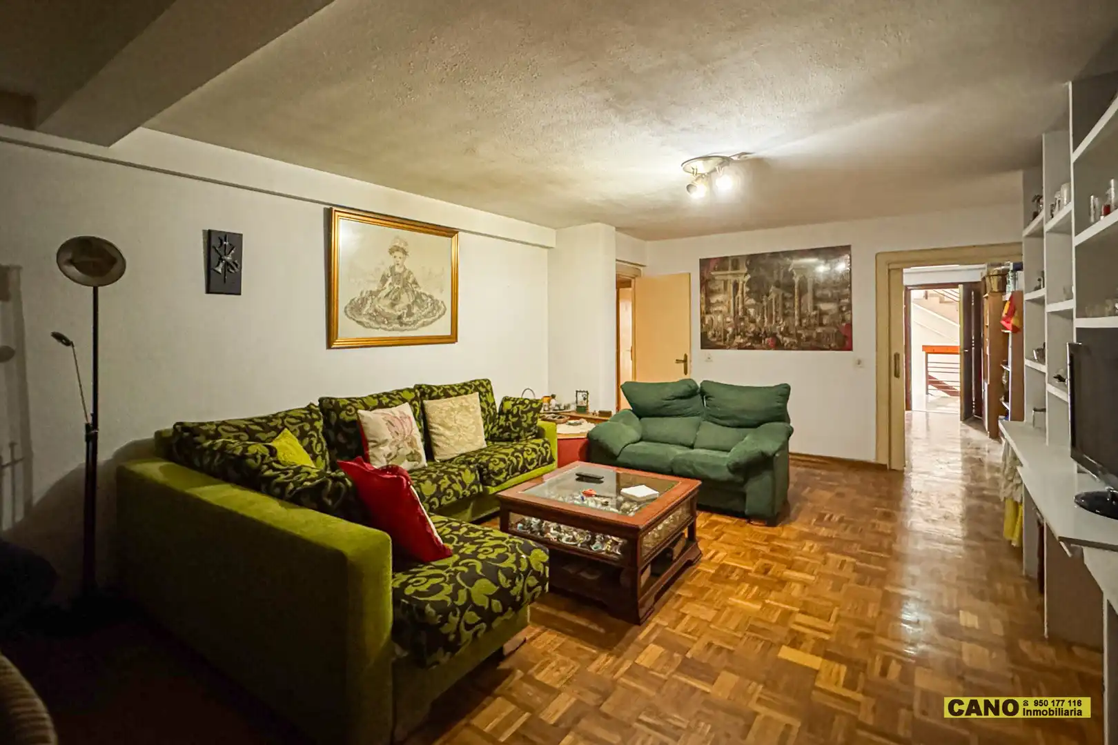 Sala d'estar de Pis en venda en Almería amb Terrassa