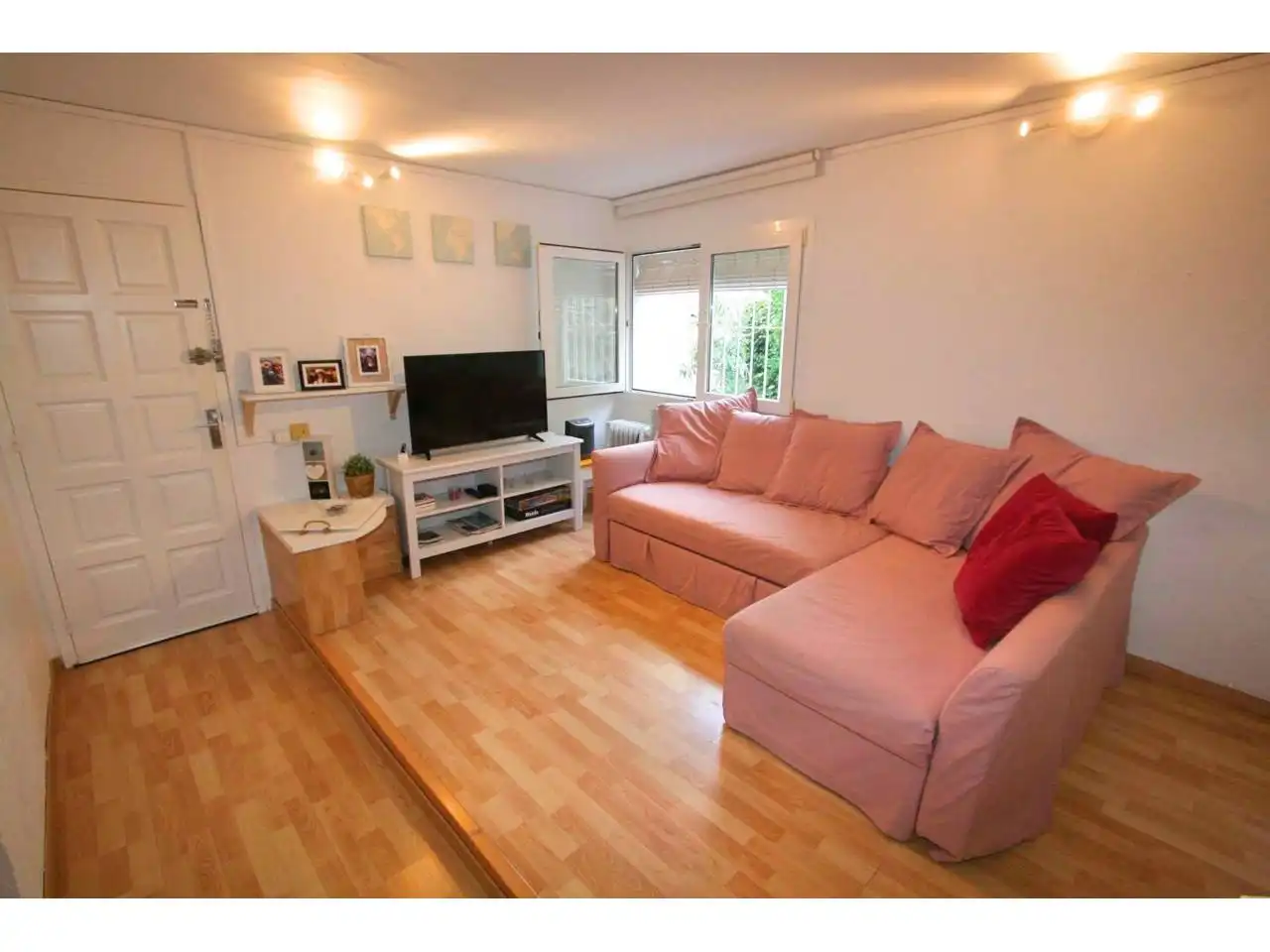 Wohnzimmer von Wohnungen zum Verkauf in Cadaqués mit Möbliert
