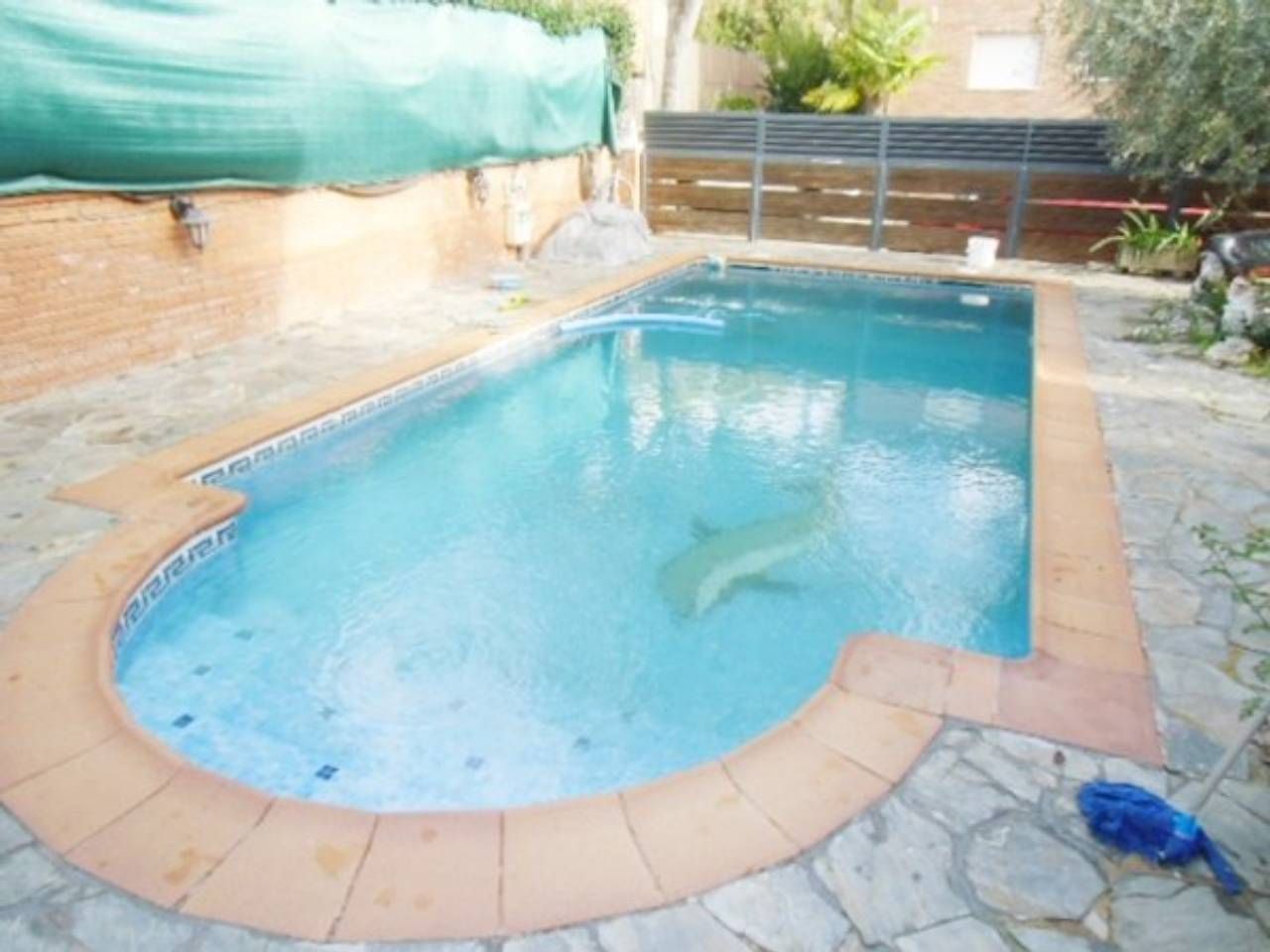 Piscina de Casa adosada en venda en Polinyà amb Aire condicionat, Calefacció i Jardí privat