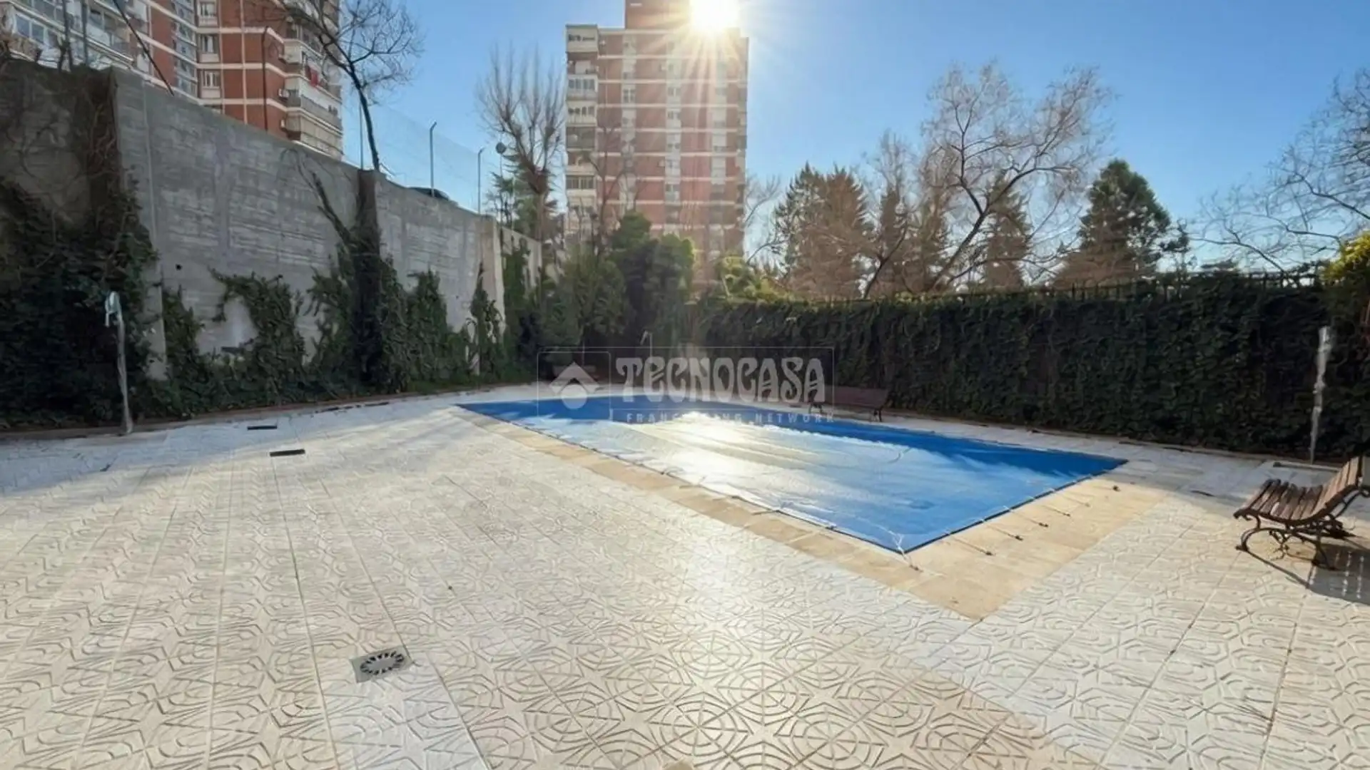 Swimming pool of Flat for sale in  Madrid Capital  with Air Conditioner, Parquet flooring and Terrace