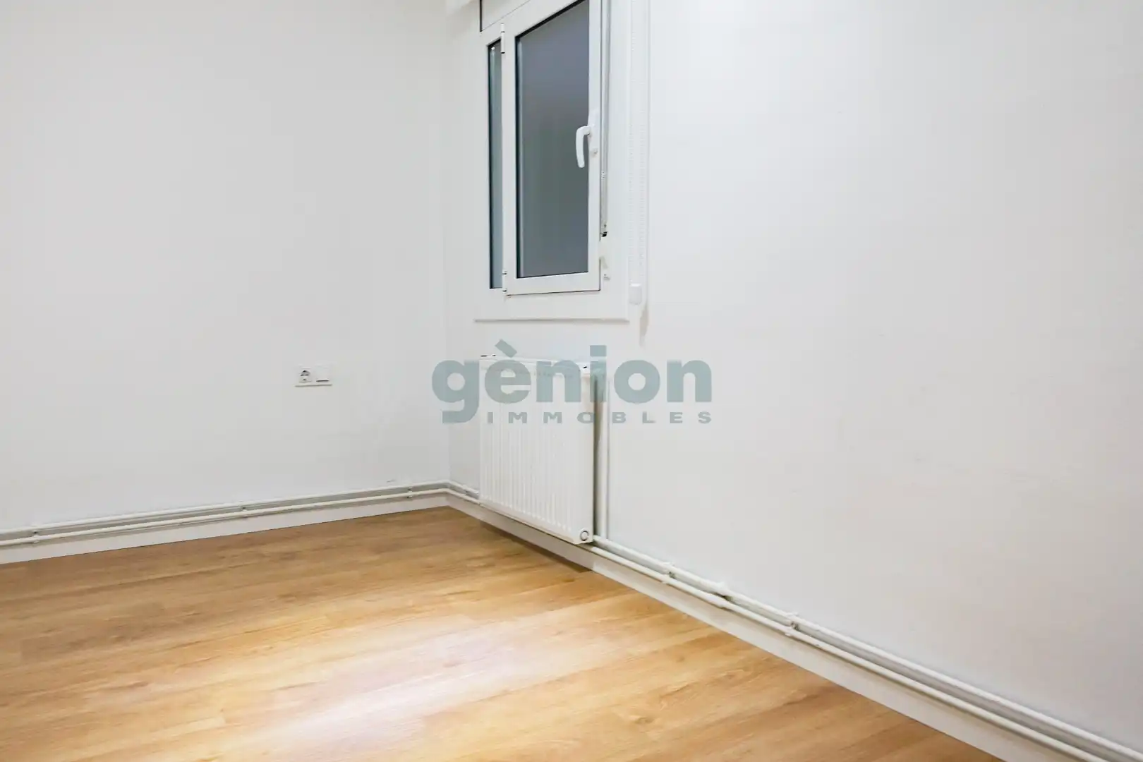 Habitación de Piso en venta en Girona con Aire acondicionado, Calefacción y Balcón