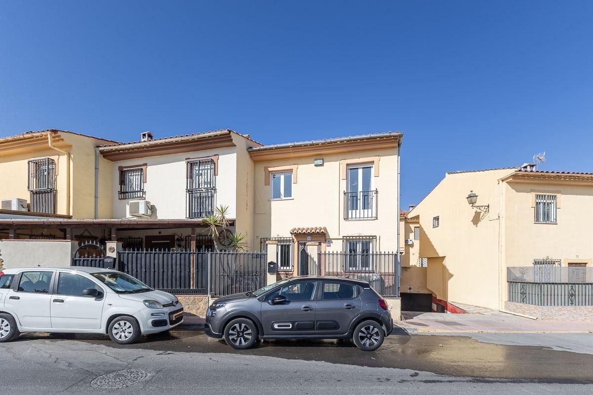 Vista exterior de Casa adosada en venta en Pulianas con Aire acondicionado, Terraza y Trastero