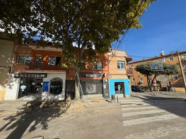Vista exterior de Local en venta en Vilassar de Dalt con Calefacción y Alarma