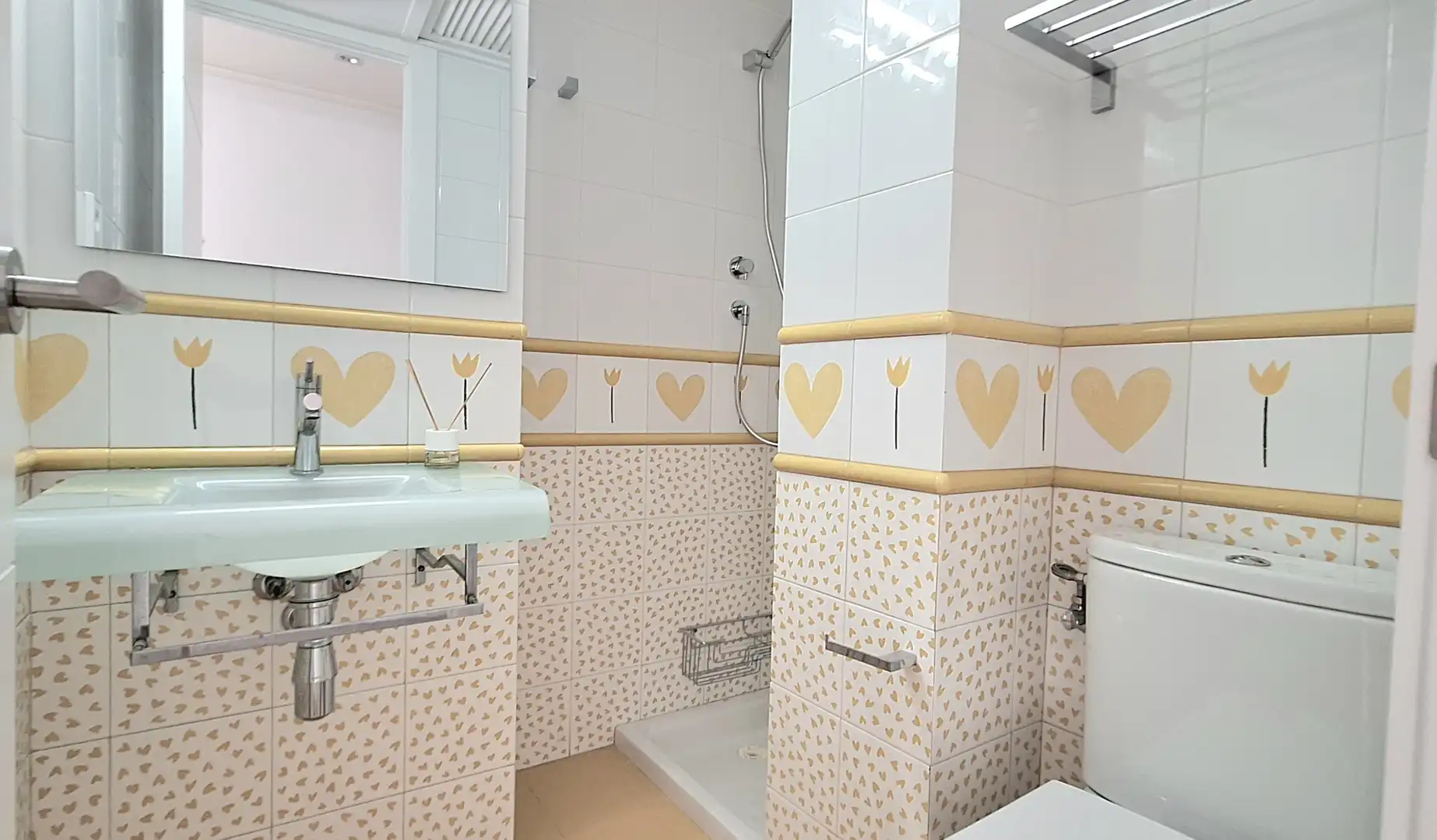Baño de Piso en venta en Montgat con Calefacción, Parquet y Horno