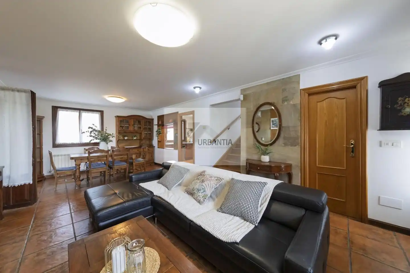 Sala d'estar de Casa o xalet en venda en Olóriz / Oloritz amb Aire condicionat, Calefacció i Jardí privat