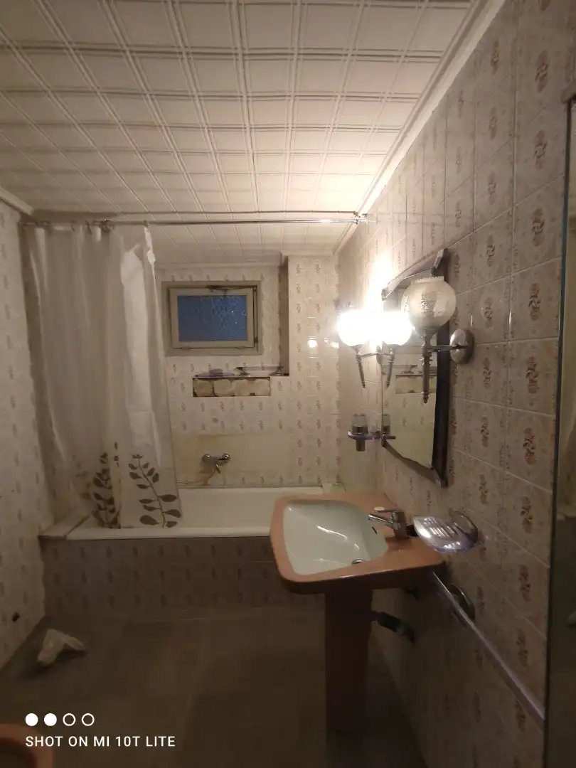 Badezimmer von Wohnung zur Miete in Elche / Elx mit Möbliert, Ofen und Waschmaschine
