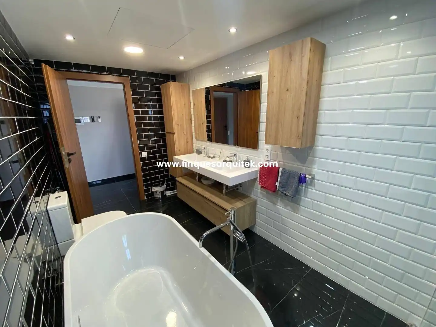 Bany de Casa o xalet en venda en Rosselló amb Aire condicionat, Jardí privat i Terrassa