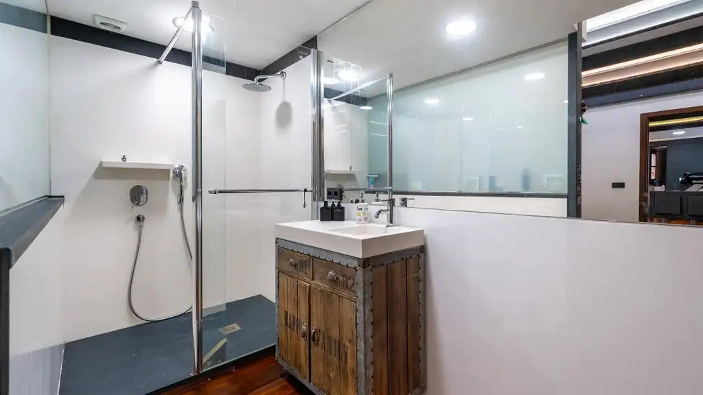 Bathroom of Attic for sale in Centre
