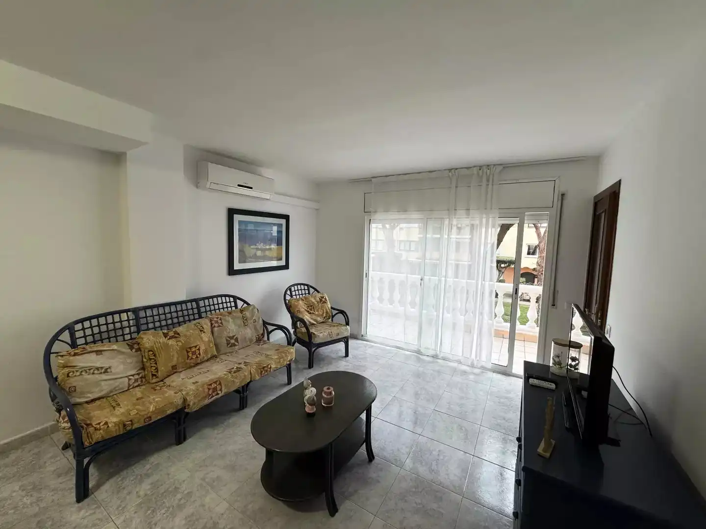 Sala d'estar de Casa o xalet de lloguer en Empuriabrava amb Aire condicionat, Calefacció i Moblat