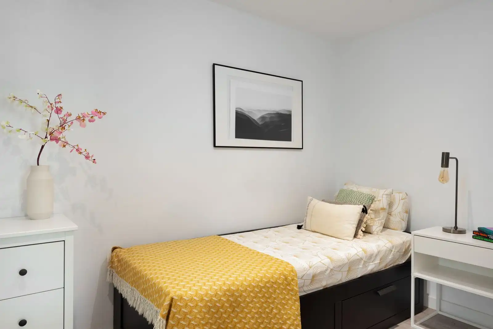 Dormitori de Apartament en venda en Marbella amb Aire condicionat, Terrassa i Moblat