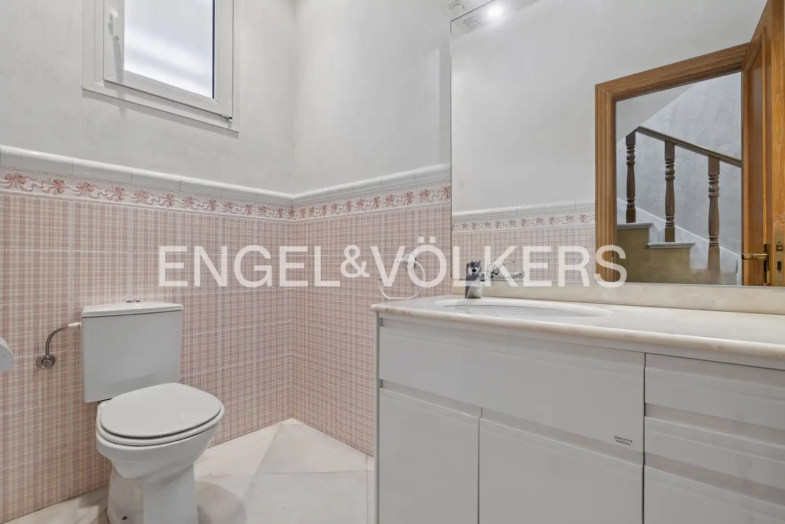Bathroom of Houses for sale in Bormujos  with Heating