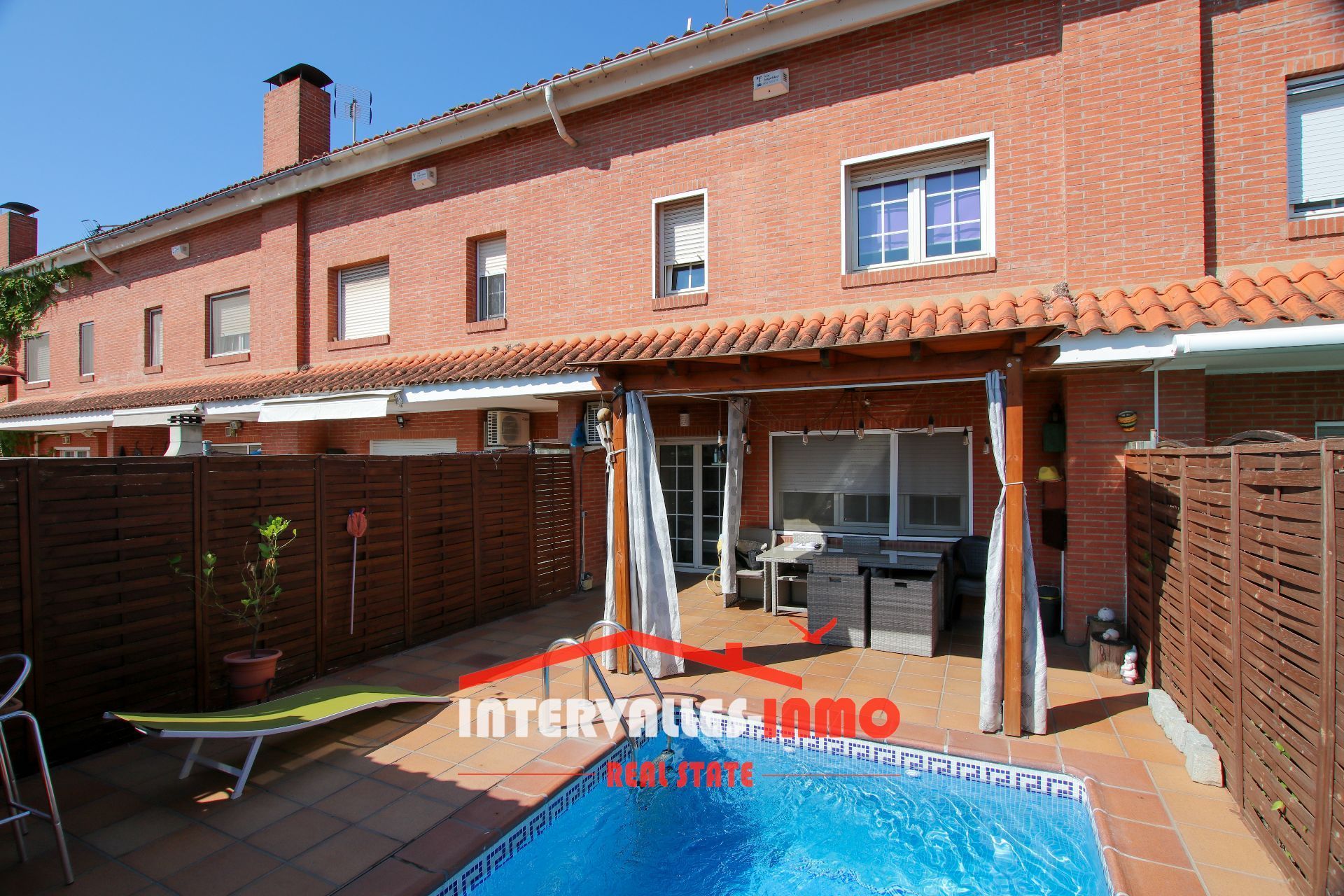 Swimming pool of Single-family semi-detached for sale in Palau-solità i Plegamans  with Air Conditioner, Heating and Private garden