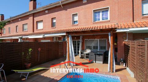 Foto 2 de Casa adosada en venda a Palau-solità i Plegamans, Barcelona