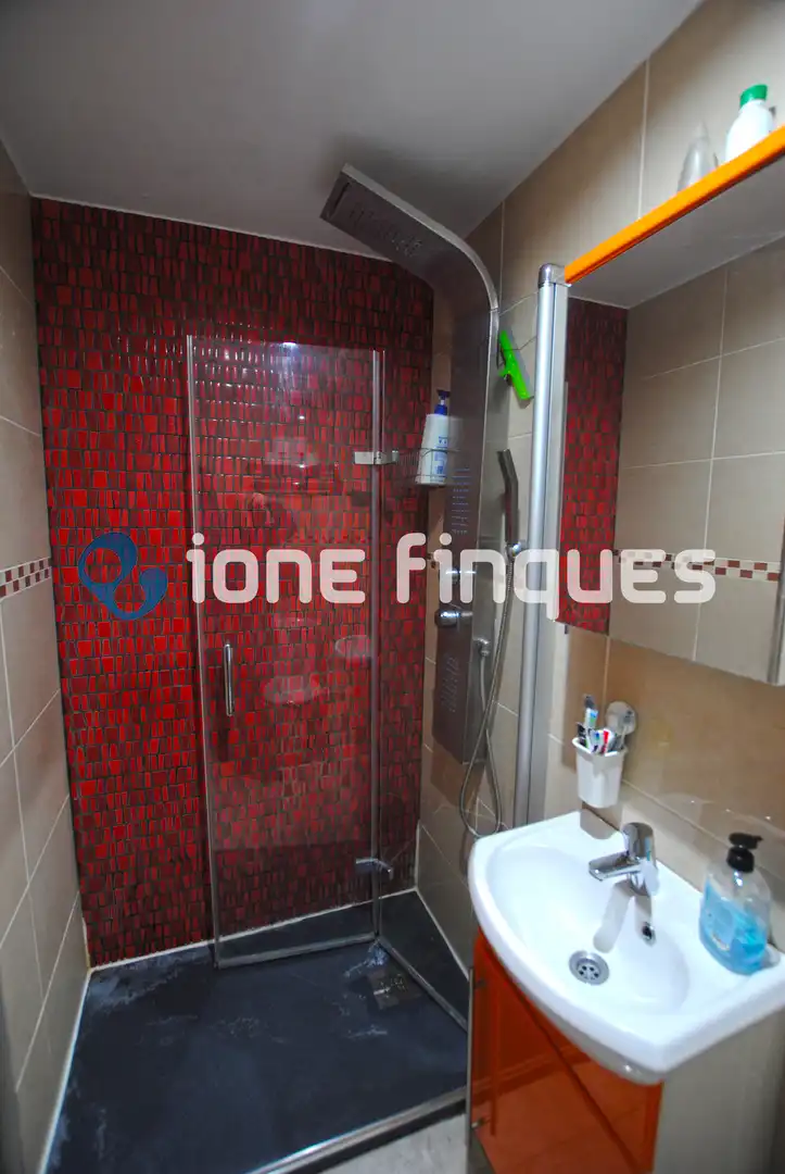 Badezimmer von Einfamilien-Reihenhaus zum Verkauf in Guissona mit Heizung, Terrasse und Abstellraum