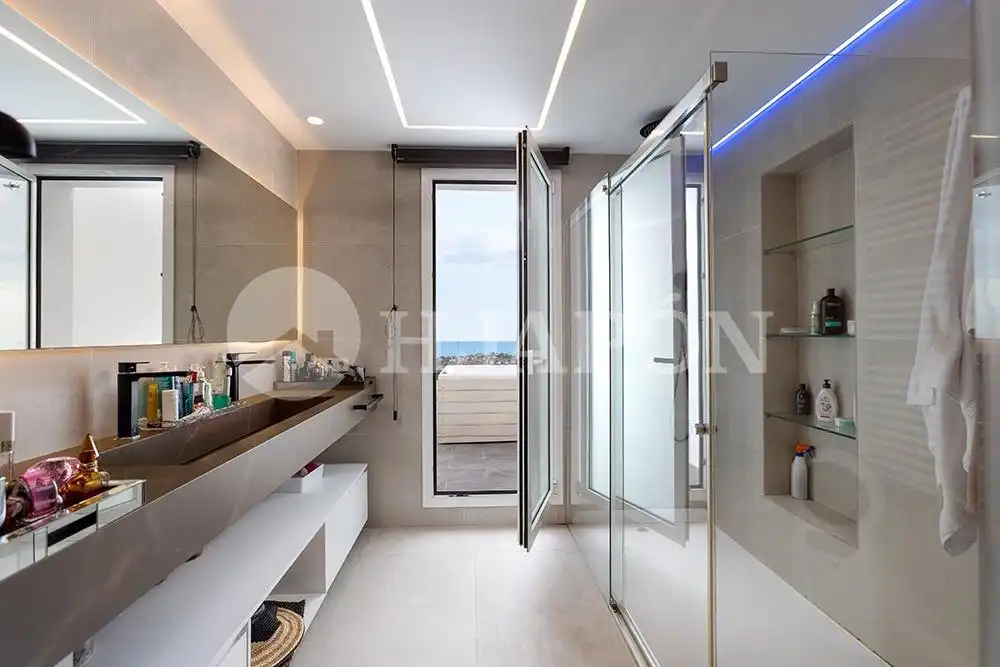 Baño de Casa o chalet en venta en Alella con Aire acondicionado, Calefacción y Jardín privado