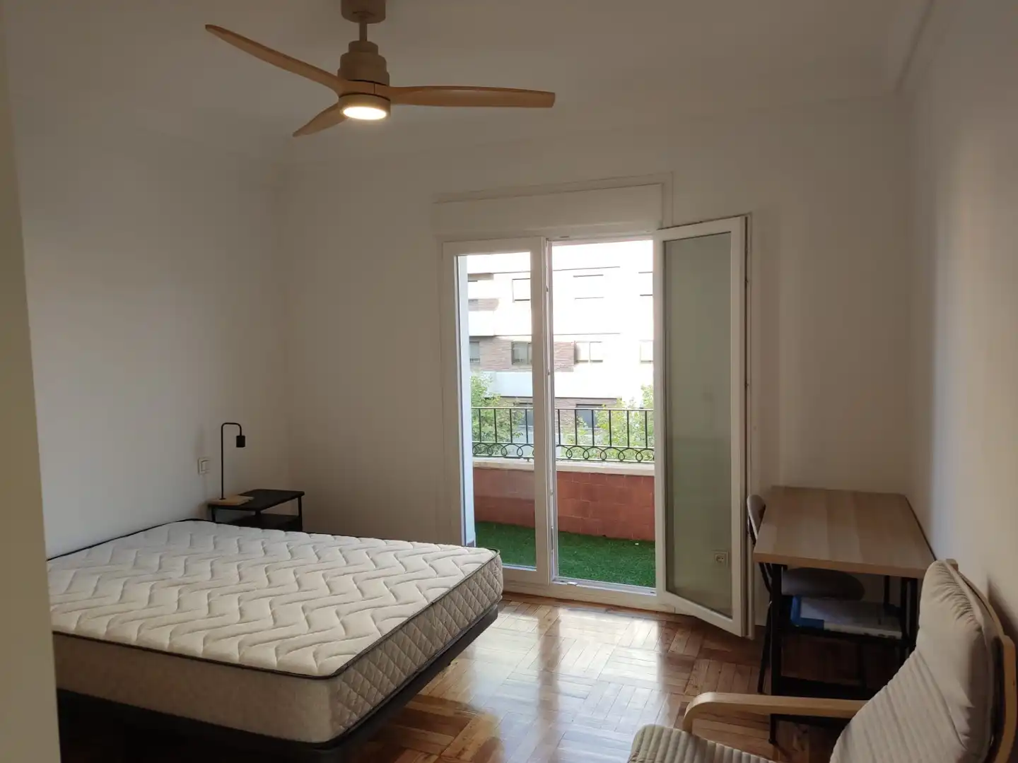 Bedroom of Flat for share in Madrid  with Heating, Furnished and Oven