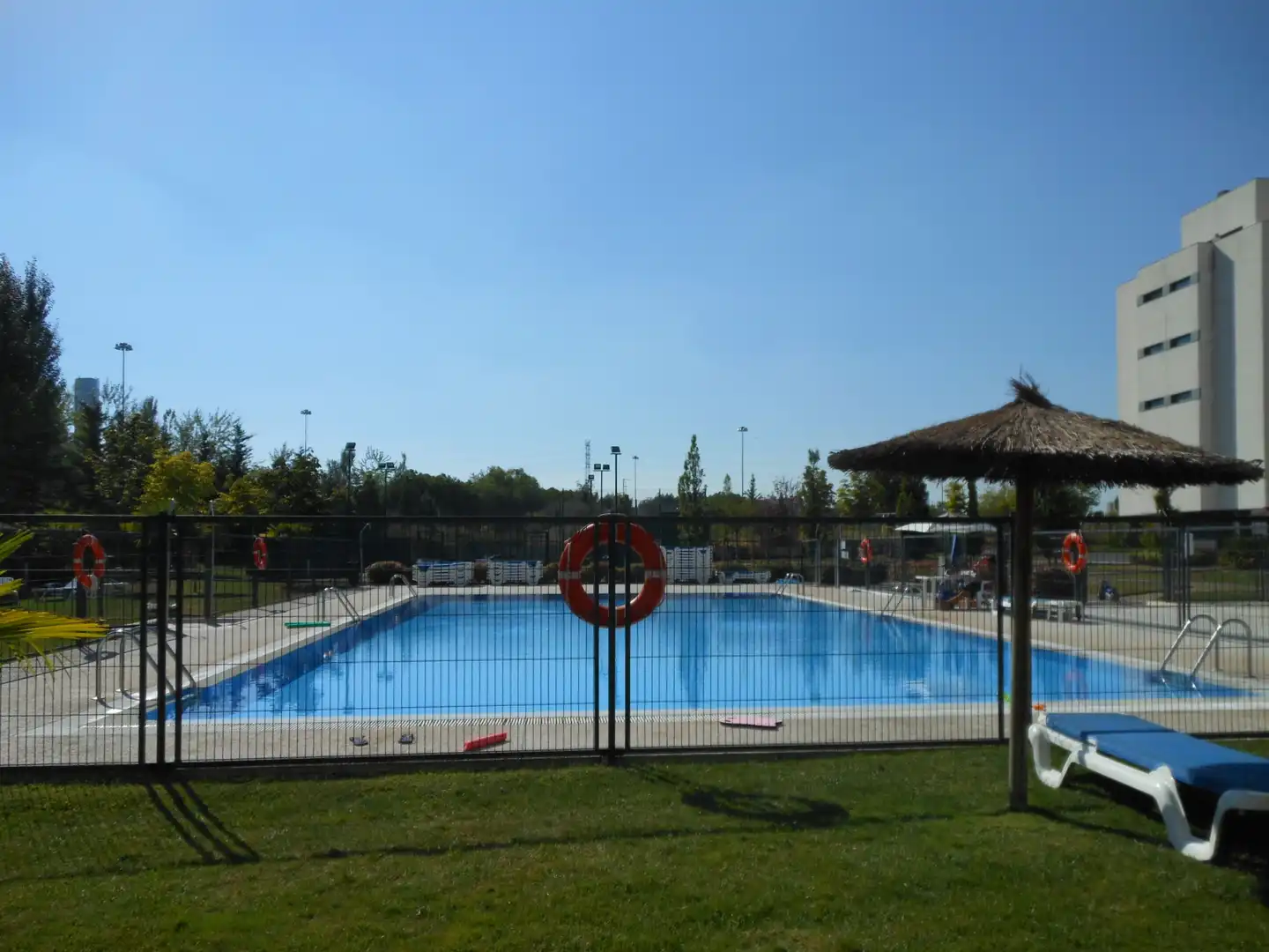 Flat with pool to rent in Calle de Dulce Chacón 37, imagen 4