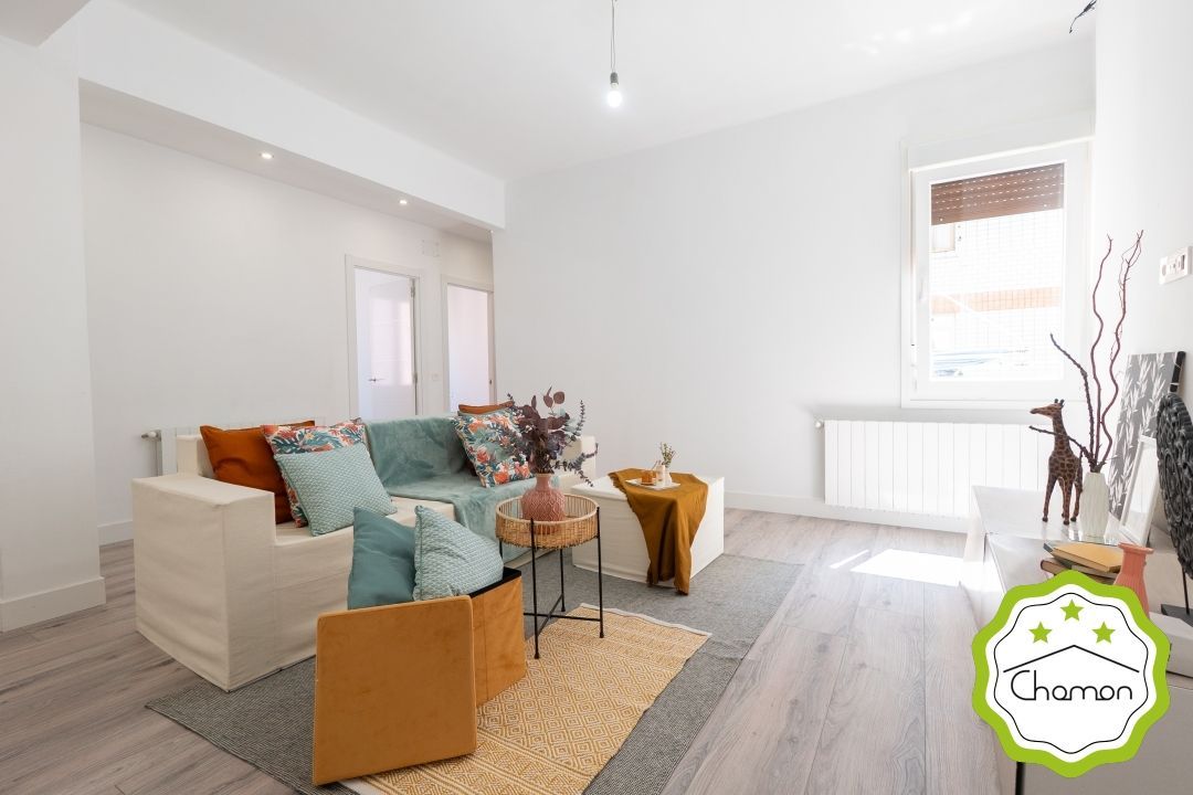 Living room of Flat for sale in Bilbao   with Heating, Private garden and Parquet flooring