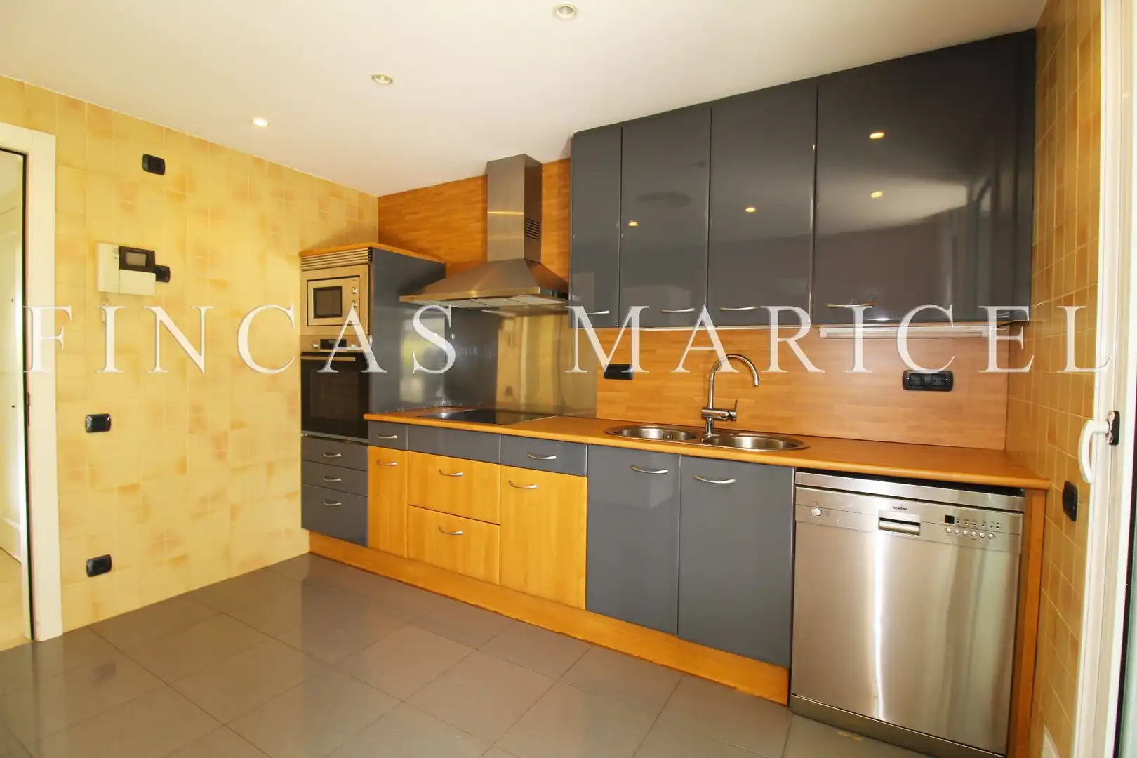 Flat for sale in Can Girona - Terramar - Vinyet