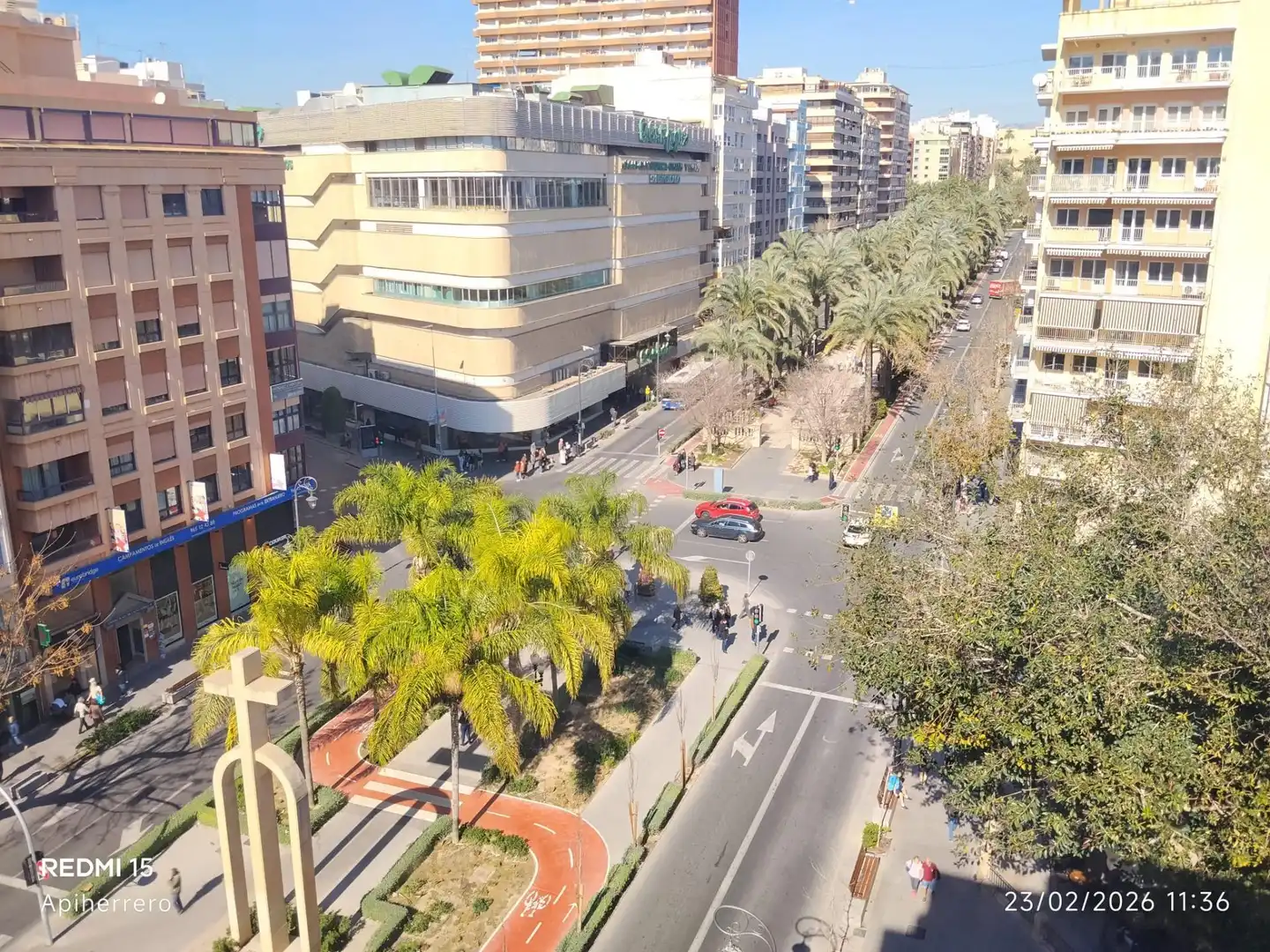 GRAN PISO DE 150 M2 APROX. EN PISO ALTO, MUY LUMINOSO, CON 5 HABITACIONES, 2 BAÑOS, 2 PLAZAS DE GARAJE Y TRASTERO EN UNA DE LAS ME, imatge 2