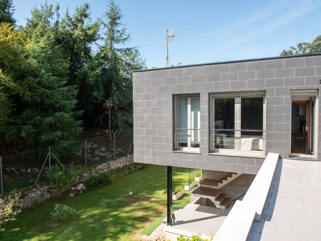 Vista exterior de Casa o chalet en venta en Riotuerto con Terraza y Balcón