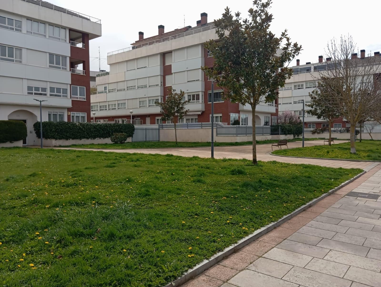 Vista exterior de Garatge en venda en Burgos Capital