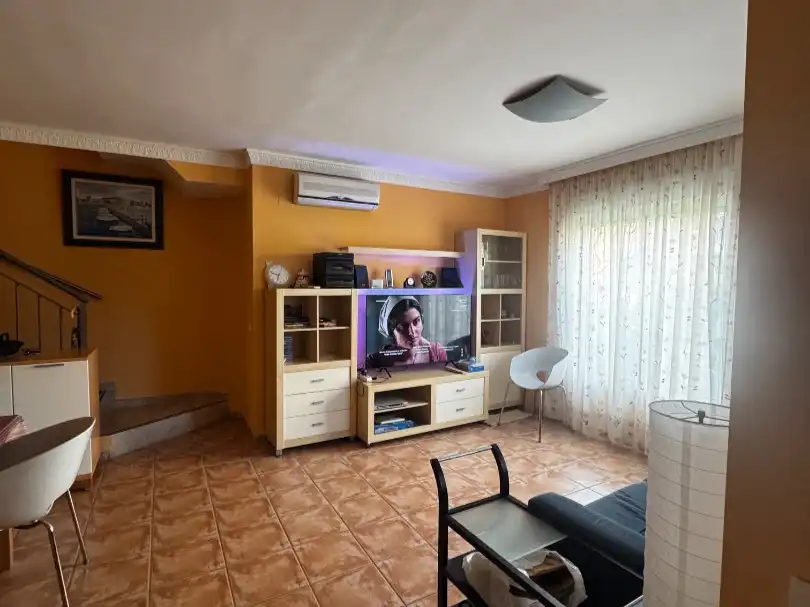 Casa pareada con piscina en venta en Carrer mont-roig de Sió 13, imagen 17