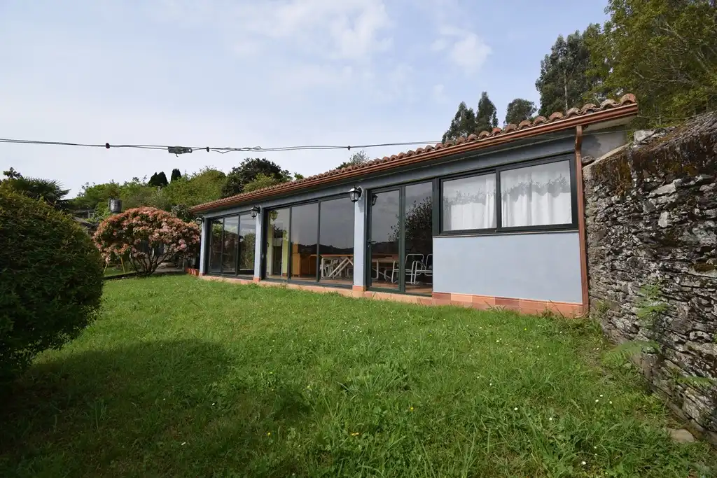 Vista exterior de Casa adosada en venta en Pontedeume con Calefacción y Jardín privado