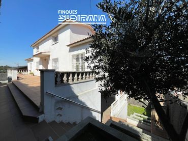 Casa con balcone in vendita a Masquefa