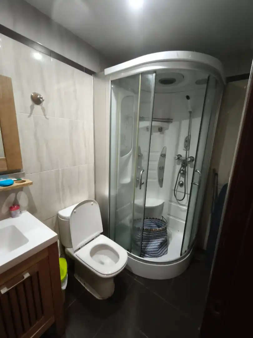 Baño de Piso en venta en Santiago de Compostela  con Calefacción, Parquet y Amueblado