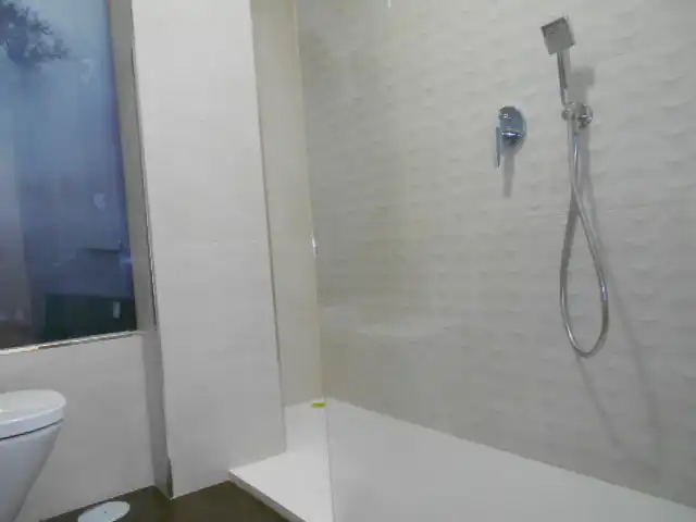 Bany de Pis de lloguer en Santiago de Compostela  amb Calefacció, Moblat i Forn