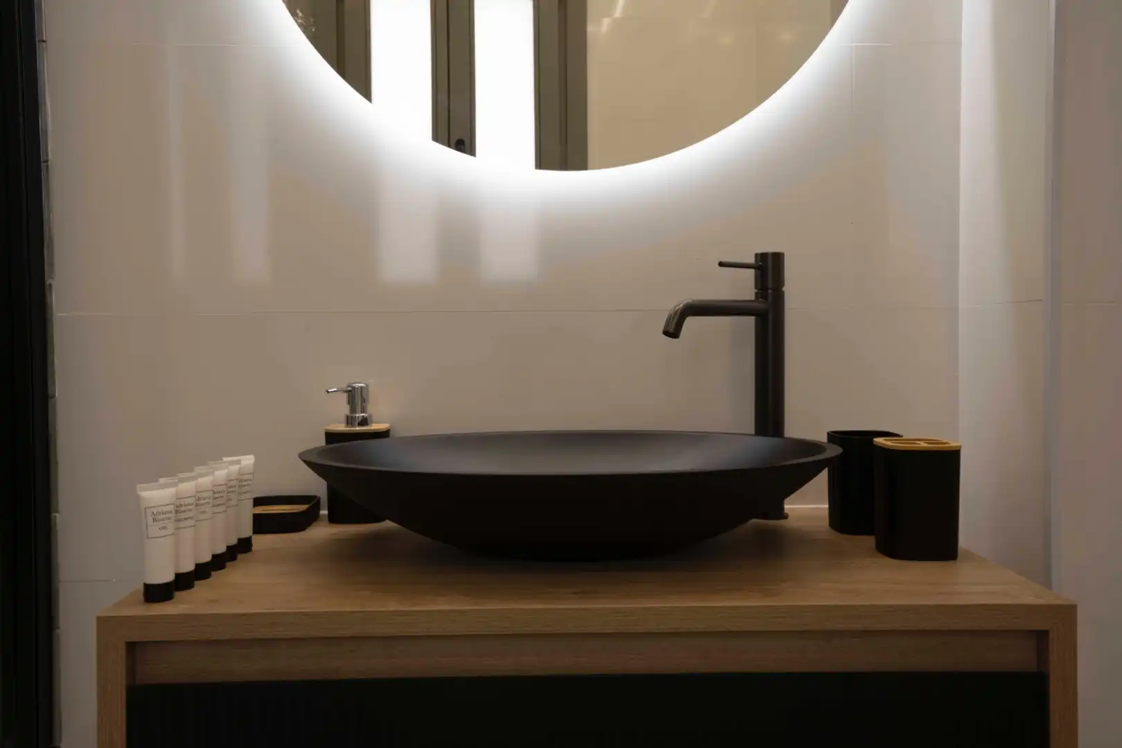 Badezimmer von Wohnung zur Miete in Granada mit Klimaanlage, Heizung und Möbliert