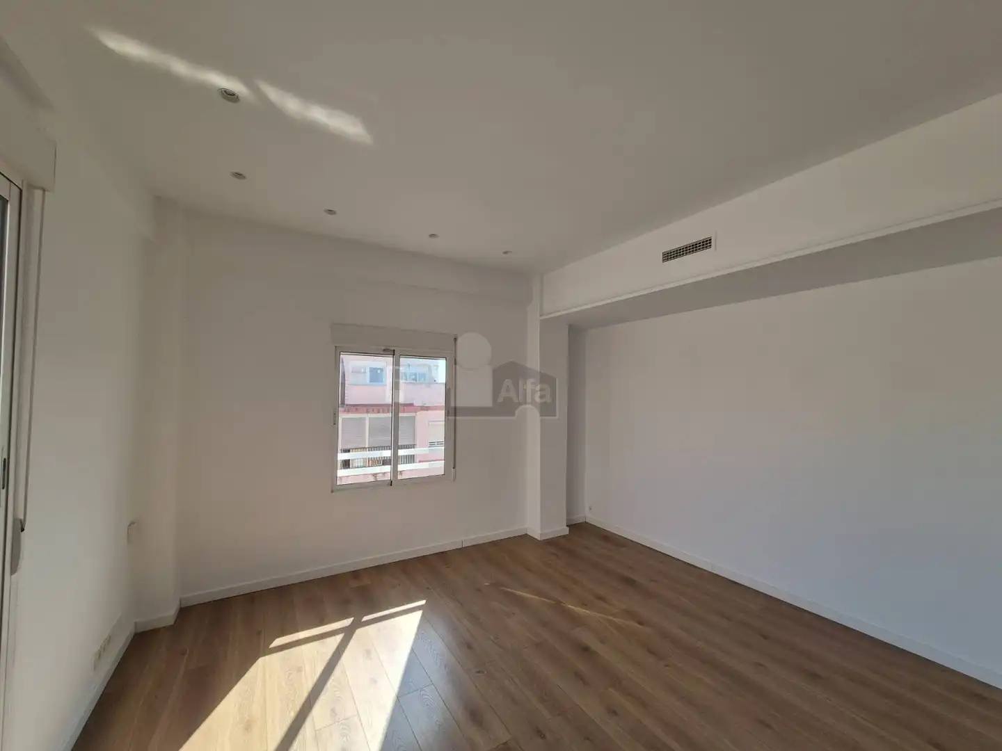 Bedroom of Attic for rent in Valencia  with Air Conditioner, Parquet flooring and Terrace