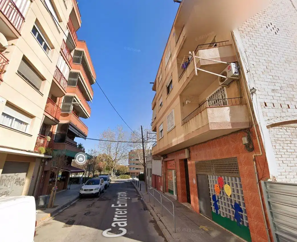 Vista exterior de Pis en venda en L'Hospitalet de Llobregat amb Balcó
