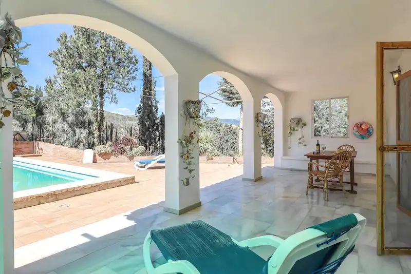 Terrassa de Casa o xalet en venda en Guaro amb Jardí privat i Piscina