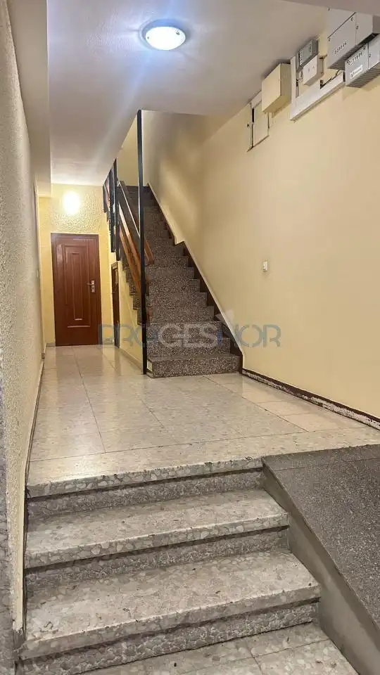 Piso en venta en León Capital  con Calefacción, Terraza y Amueblado