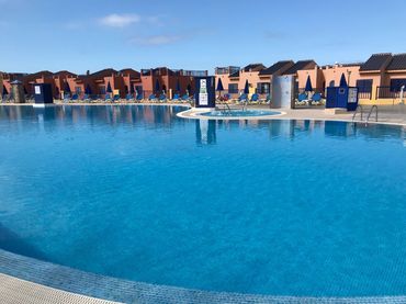 Dúplex amb piscina de lloguer a Calle Mar Caspio 4